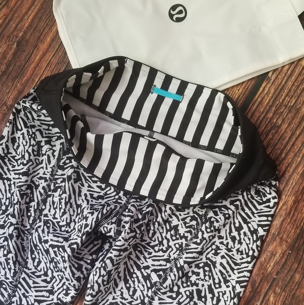 LULULEMON Athletica Black White Leggings With Lululemon Bag - Picture 5 of 16